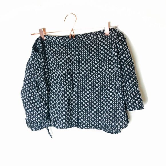 EUC Bershka Navy Blue Off Shoulder Top Large JR/Medium - Picture 1 of 6